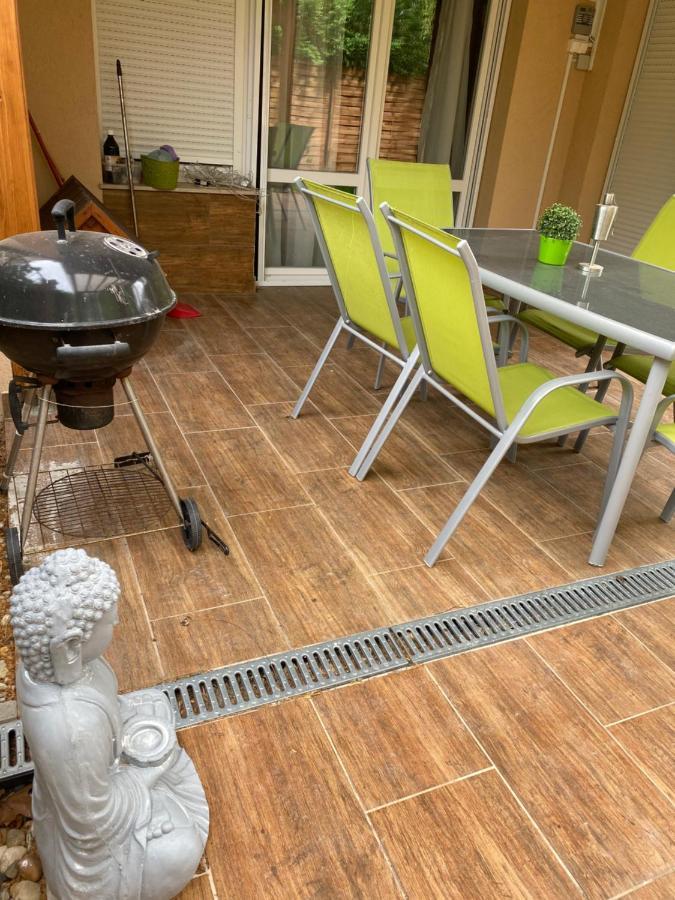 Zen Apartman Sunshine Zamardi Bagian luar foto