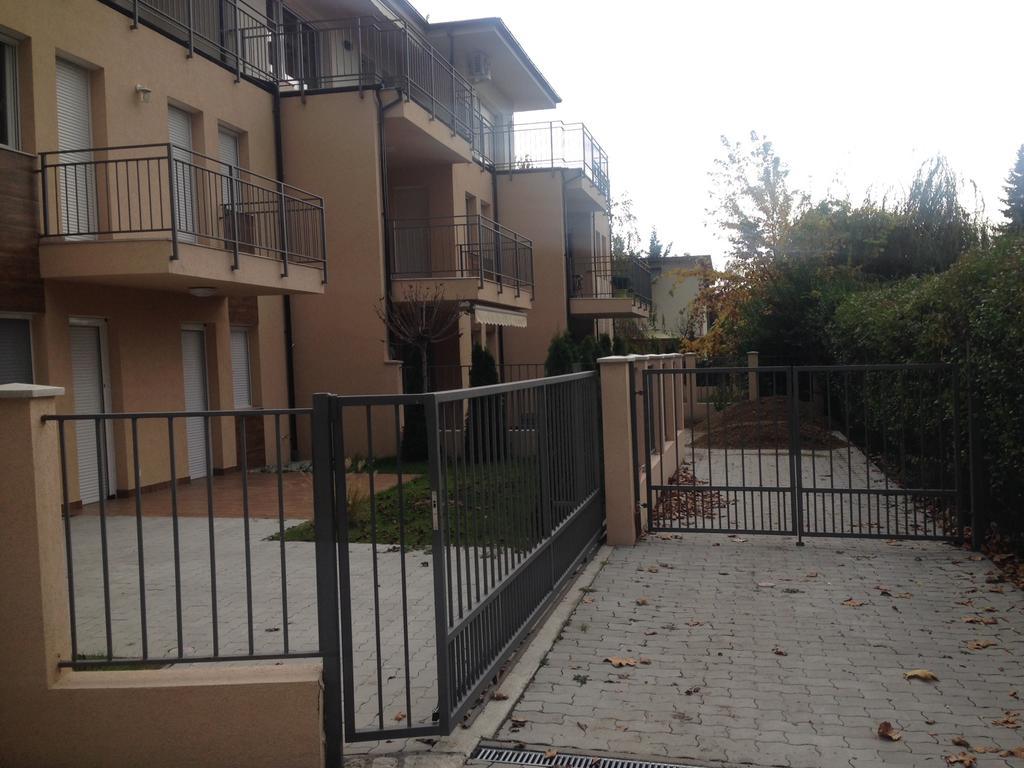 Zen Apartman Sunshine Zamardi Bagian luar foto